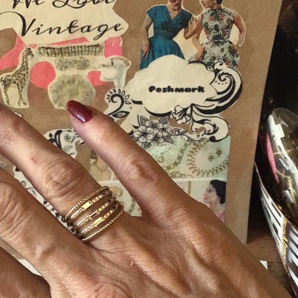 Beautiful stack designed ring - Picture 7 of 11